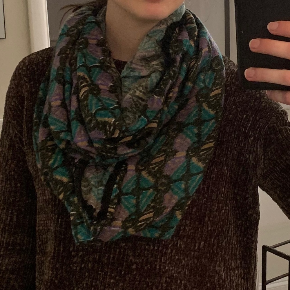 (NWOT) UO Infinity Scarf